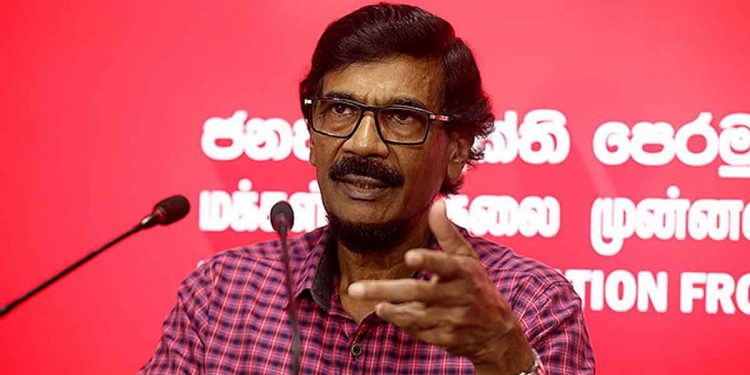 මේ අරගලය දේශපාලනිකයි! මේක නිර්දේශපාලනීකරණය වෙන්න බෑ! පාගමනකින් කොළඹට ඇවිත් අපි මේ අරගලයේ දේශපාලන නායකත්වය ගන්නවා! (VIDEO)