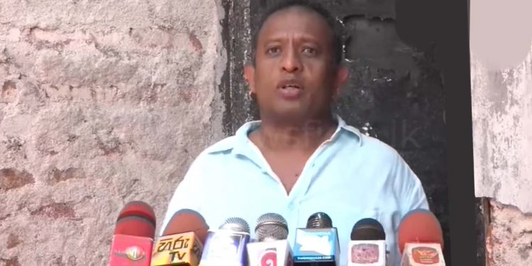 අම්මයි තාත්තයි හදපු අවුරුදු 50ක් පරණ, ආණ්ඩුව ආපු දවසෙ ඉඳන් ස්වාධීනව හිටපු, චන්දිමගෙ ගේ ගිනි තිබ්බේ මොනව ලබාගන්නද? (VIDEO)