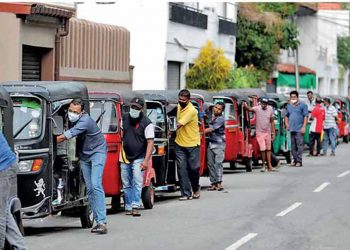 ලංකාවේ සියලු වාහනවලට අබ සරණයි! මෙන්න මහා හෙළිදරව්වක්! (VIDEO)