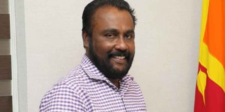 මේ හදන්න හදන අලුගුත්තේරු ආණ්ඩුවට මමයි කබීරුයි යනවා කියලා බොරු ප්‍රවෘත්තියක් දානවා ‌අපේ චරිත ඝාතනය කරන්න! හෙක්ටර්ගෙන් නිවේදනයක්! (VIDEO)