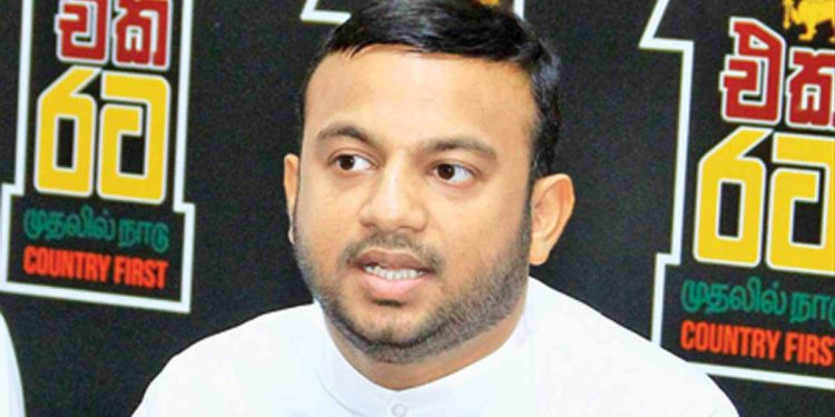 මුදලට විකිණෙන මන්ත්‍රීවරු මේ පාර්ලිමේන්තුවේ ඉන්නවා කියලා නැවතත් ඔප්පු කළා! ඇයි එහෙම වෙන්නේ…? (VIDEO)