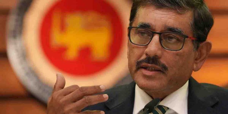 හිටිහැටියේ ඕස්ටෙ‍්‍රලියාවේ ඉඳන් ඇවිත් මහ බැංකුවේ මහ පුටුවට ගත්ත මේ නන්දලාල් වීරසිංහ කවුද කොහෙද මොනවද කළේ?