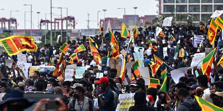 ආදරය කරපන් අරගල කරපන් හැබැයි හොරකම් නොකරපන්…