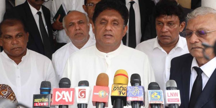 සමගි ජන සන්ධානය ජනතාව වෙනුවෙන් ඕනෑම කැපකිරීමක් කිරීමට සූදානම්! වහාම 21 ක්රියාත්මක කරමු! විධායකය වහාම අහෝසි කරමු! නීතීඥ සංගමය හමුවී සජිත් වැඩපිළිවෙළ ඉදිරිපත් කරයි! (PHOTOS & VIDEOS)