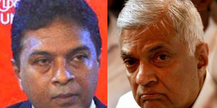 රනිල්ට අගමැතිකම දුන්නේ ආර්ථික ප්රශ්නය විසඳන්නයි! තවම ඒක සිද්ධ වෙලා නෑ! තවමත් මිනිස්සු මහපාරේ පෝලිම්වල! පොහොට්ටු මහලේකම්ගෙන් රනිල්ට ප්රහාරයක්!