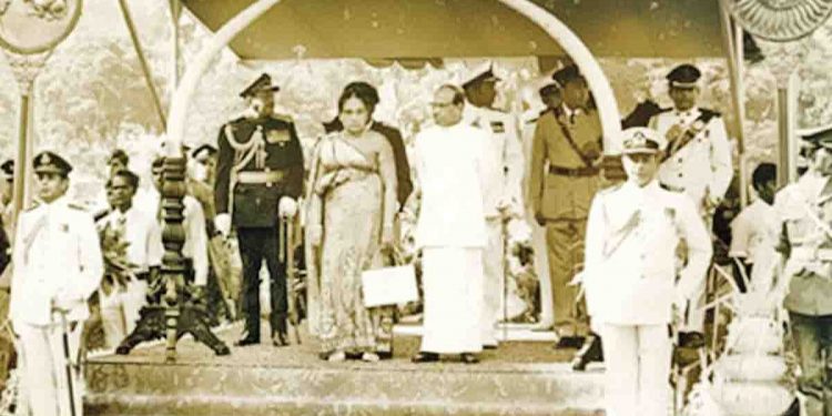 ජනරජයක් වෙලා අවුරුදු පනහයි! අවුරුදු පනහක කෙරුවාව මෙන්න! හොඳට තිබ්බ රටක්…! රට වැටිච්ච තැනක්…!