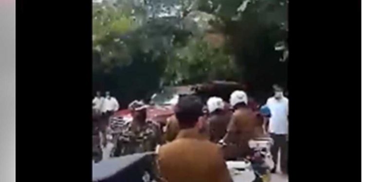 2009 මැයි මාසෙ රාජපක්ෂලා යන යන තැන්වල රතිඤ්ඤා පත්තු වෙනවා! 2022 මැයි මාසෙ ශ්රී මහා බෝධියටවත් යන්න බෑ හූ තියනවා! කොහොමද වෙනස? (VIDEO)