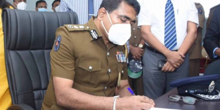 සීනියර් DIGලා තුන්දෙනෙක් වහාම මාරු කරයි! අජිත් රෝහණව දකුණට යවයි! නීතිපති ලිඛිතව දැනුම් දුන් දේශබන්ධු මාරු කර නෑ!