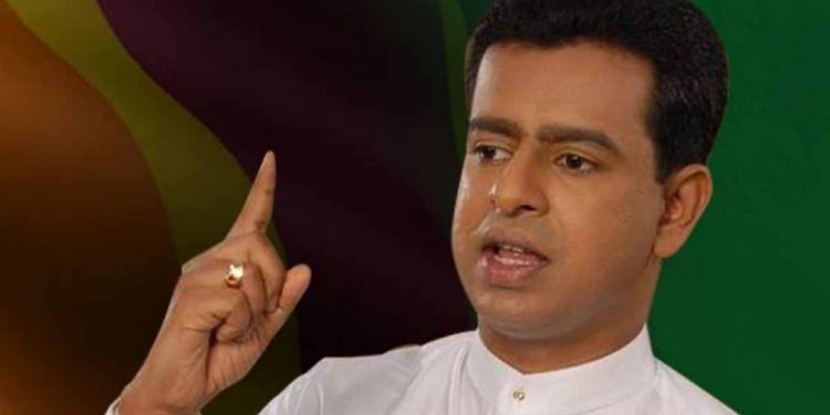 ගෝඨාට ගෙදර යන්න කියන අරගලය ජයග්‍රාහී තැනකට එද්දි මන්ත්‍රීවරු සල්ලිවලට අරන් ආණ්ඩුව රැකගන්න හදනවා! සල්ලිවලට කලිනුත් මන්ත්‍රීවරු විකිණුනා! සජබෙ අපි දේශපාලනය කරන්නෙ ප්‍රතිපත්තියකට! (VIDEO)