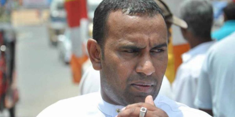 හංගලා තියෙන සල්ලිවලින් සජබෙ මන්ත්‍රීවරුන් බිලී බාගන්න හදනවා! විජේසිරි කියයි! (VIDEO)