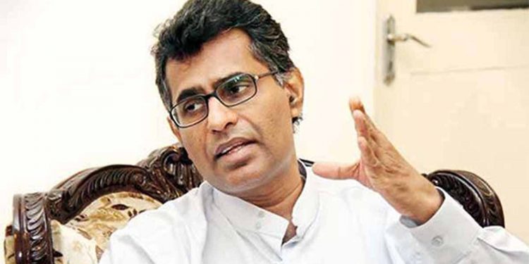 රනිල්ට කොහෙන්වත් ඔය කියන විදිහට සල්ලි හම්බවෙන්නේ නෑ! තත්ත්වය තවත් බරපතළ වෙනවා! ඉඳලා ඉඳලා චම්පික කට අරී! (VIDEO)