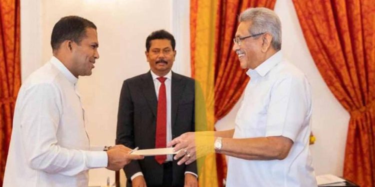 තාමත් එළියට ආවේ නැති… කවුරුත් බලන්න කැමැත්තෙන් ඉන්න පින්තූර දෙක! (PHOTOS)