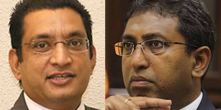 අලි සබ්රිට උත්තර දෙන්න හර්ෂ නැගිට්ටාම සබ්රි පැනලා යයි! හර්ෂ සබ්රිට ඉන්න කියයි! ඒත් සබ්රි යයි! හර්ෂ අගමැති දිහා බලාගෙන හොඳට වැඩේ දෙයි! (VIDEO)