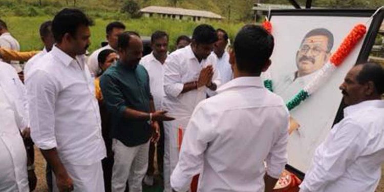 තොණ්ඩමන් පවුල රාජපක්ෂලා එක්ක අවුරුදු 15ක් තිබ්බ සම්බන්ධය නවත්වයි! ජීවන් තොණ්ඩමන් මැයි රැලියේදී ජනතාව ඉදිරියේ ‌විශේෂ ප්‍රකාශයක් කරයි!