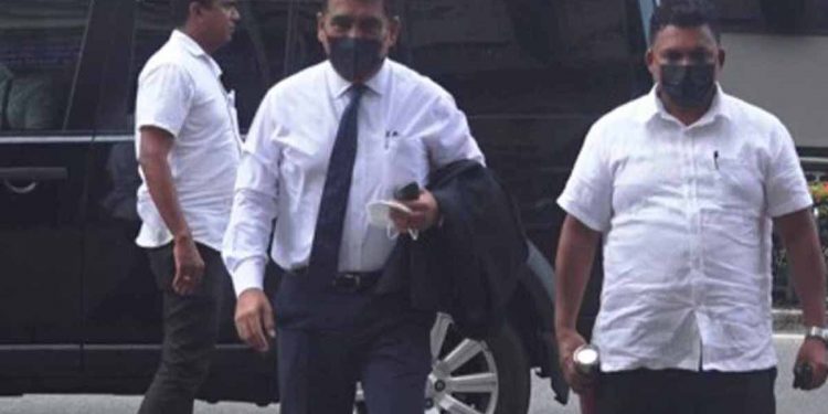 දෙපාරක් ආවේ නැති ජොනී අද රහස් පොලිසියට එයි!
