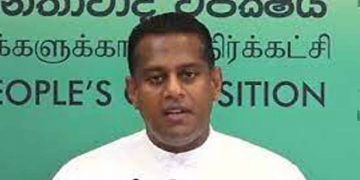 අපි ඉන්නේ පක්ෂය එක්ක! සජිත් එක්ක! සජිත් ගන්න ඕනෑම තින්දුවක් සමග අපි කෙළින් හිටගන්නනවා! අපි පක්ෂයවත් නායකතුමාවත් ජන්දය දුන් ජනතාවවත් පාවලා දෙන්නෙ නෑ! කින්ස් නෙල්සන්ගෙන් විශේෂ ප්‍රකාශයක්! (VIDEO)