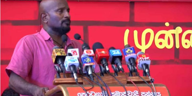 ජන අරගලය පටන් ගත්ත කුමාර් ගුණරත්නම් හෙවත් කුමාර් මහත්තයා ගම් මට්ටමින් ලෑස්ති වෙන ඊළඟ අරගලය ගැන දැන්ම කියයි! (VIDEO)