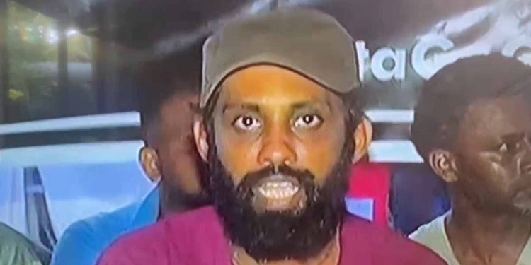 පලයන් පලයන් කිව්වා එයා ගියේ නෑ! මේ හැම සිදුවීමක්ම ජනාධිපති ගියේ නැති නිසා! ප්‍රචණ්ඩත්වය නවත්වන්න! (VIDEO)
