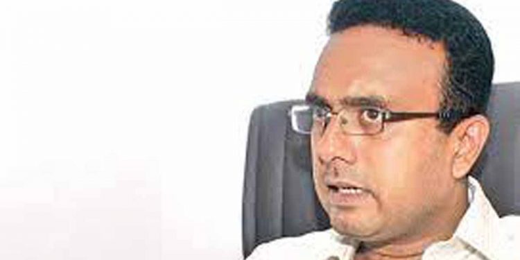 ඇමැතිකම ගත්ත ගමන් ගෝඨාගෝගමට පහරදීලා මනූෂට වැඩ වරදී! විරෝධයට බයේ පෝස්ට් එක අයින් කරගත්තත් මනූෂට දිගටම විරෝධය! (VIDEO)