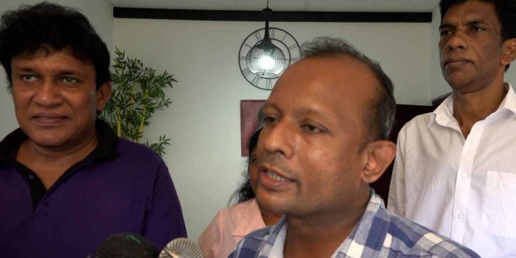 දැවැන්ත විපක්ෂ සන්ධානයක් හැදෙමින් පවතී! පෙරටුගාමී හා දෙමළ ප්රගතිශීලී සන්ධානය අතරත් සාකච්ජා යයි!