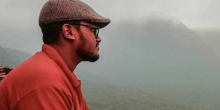 නිට්ටඹුවෙදි ගහලා මරපු අතුකෝරළ මන්ත්රීතුමාගෙ පුතා රනිදු පළමු වරට එළියට ඇවිත් කතාකරයි! පුළුවන්නම් විනාඩි 2ක් අරන් මේක කියවන්න!