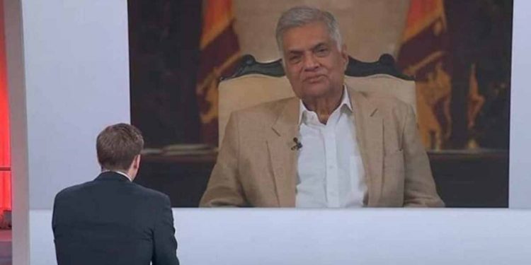 අගමැති ජාත්‍යන්තර මාධ්‍යයකට කරපු ප්‍රකාශය නිසා සංචාරකයන් ලංකාවට එන එක නවතීද! හැම තැනින්ම විරෝධය! මේ වෙනකොට කතාව ලෝකේ වටේ ගිහිල්ලා! (VIDEO)
