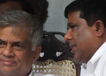 මමයි රනිලුයි හොඳ ඩීල්කාරයෝ දෙන්නෙක්! දේශපාලනය කියන්නේ ඩීල් එකක්! ඩීල්කාරයෙක් වෙන්න බැරි නම් එයාට දේශපාලනය බෑ! ඩීල් දාලා මිනිස්සු ජන්දෙන් නම් දෙන්නවම එළෙව්වා! (VIDEO)