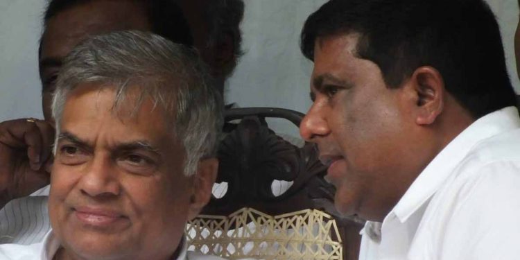 මමයි රනිලුයි හොඳ ඩීල්කාරයෝ දෙන්නෙක්! දේශපාලනය කියන්නේ ඩීල් එකක්! ඩීල්කාරයෙක් වෙන්න බැරි නම් එයාට දේශපාලනය බෑ! ඩීල් දාලා මිනිස්සු ජන්දෙන් නම් දෙන්නවම එළෙව්වා! (VIDEO)