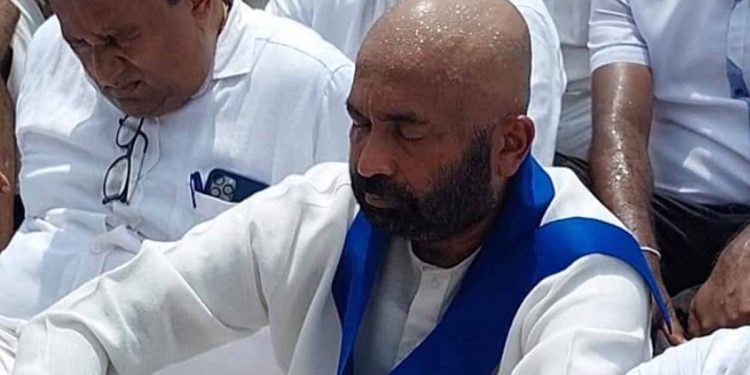 ‘සියඹලාපිටිය නාඩගමට’ පාර්ලිමේන්තුවේ වරුවකුයි රුපියල් කෝටි ගණනකුයි කාබාසිනියා වෙයි!