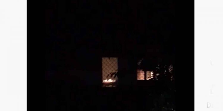 රෝහිතගෙ ගෙදරත් ගිනි අරන්! (VIDEO)
