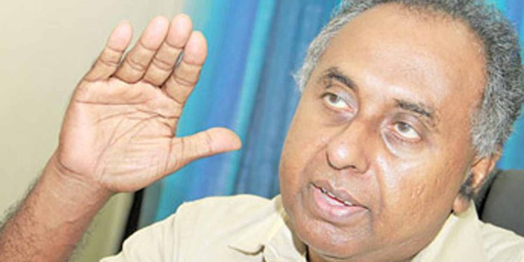 මහින්ද කියන්නේ මේ රටට හෙණයක්! රනිල් කියන්නේ සාපයක්! රනිල් රාපක්ෂලාව රකින්න මේ ගහන ගේම්වල කෙළවර මහා ලේ වැගිරීමක්! ගෝඨා හිටියේ හිරේ යන්න ඔන්න මෙන්න! යහපාලන ආණ්ඩුව විනාශ කළේ රනිල්! කලකට පසු මහාචාර්ය විජේසූරිය එළියට එයි! (VIDEO)