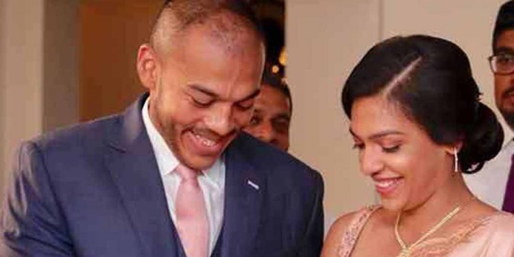 අගමැති පුතා යෝෂිත බිරිය එක්ක රටින් පිටවෙයි!