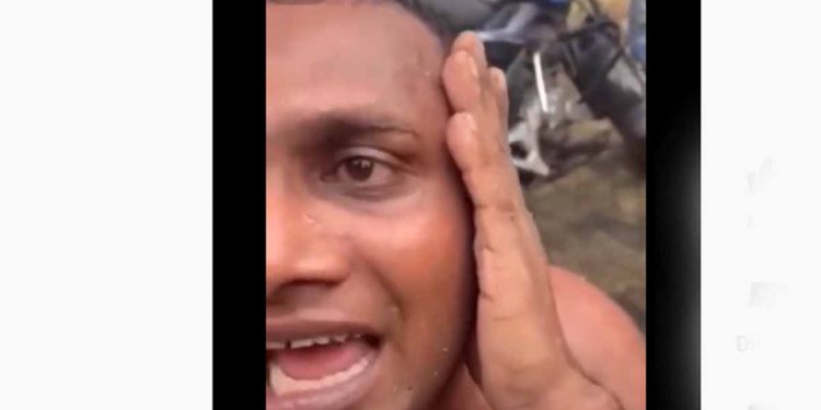 වටරැක බන්ධනාගාරයේ අපි පුනරුත්ථාපනය වෙන අය ජේලර් රාමනායක එක්කන් ආවා! මෙන්න සාක්ෂි! කව්ද පිටිපස්සේ ඉන්න මහමොළකාරයා කියලා හොයාගන්න! (VIDEO)