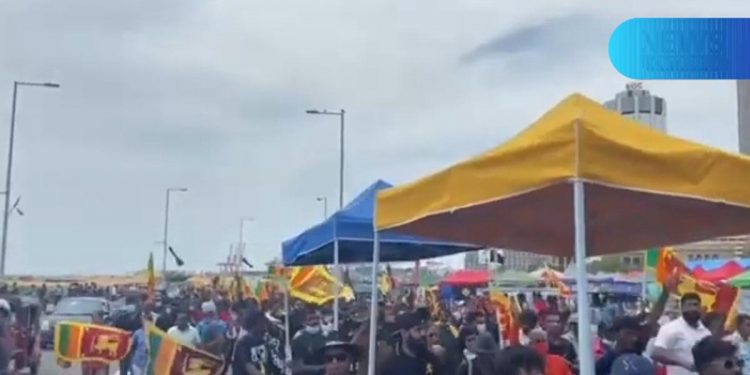 මයිනාගෝගමට ගෝඨාගෝගමින් සපෝට් එකක් දෙයි! පාර දිගේ අට්ටාල උස්සන් අරලියගහ මැදුරට පයින් එයි!