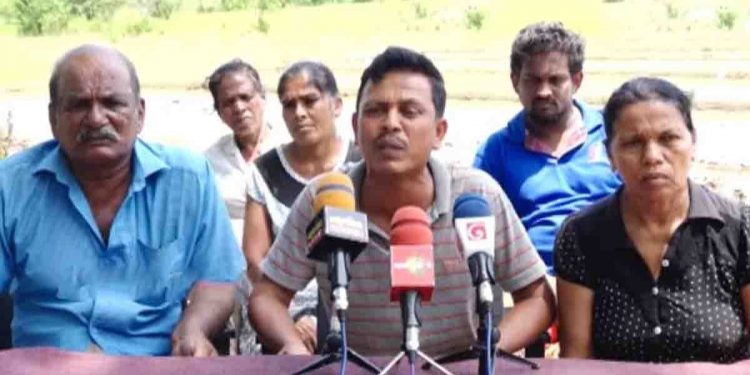 තොපේ හාලුත් එපා! හිඟන මලුත් එපා! ගෝඨාට, පින් අගමැතිට, අමරවීරට, ධම්මිකටත් පණිවුඩයක් දෙයි! මෙන්න ගොවියෝ එළියට ඇවිල්ලා! (VIDEO)