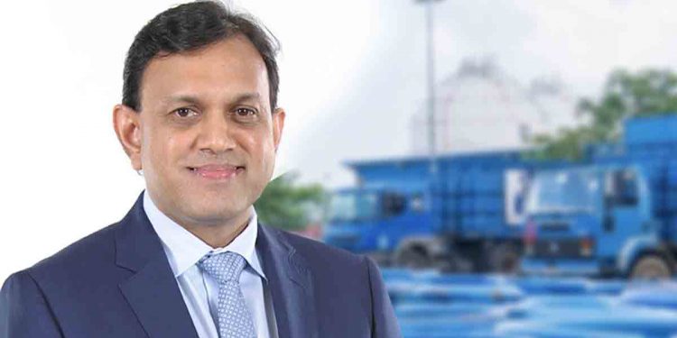 රනිල් පත් කරපු සභාපති වැඩ බාර අරන් මාර කතාවක් කියයි! ගෑස් අර්බූදය විසඳන්න බැරි වෙයි! කනගාටුවෙන් වුණත් කියන්න වෙනවා! එකම නැවක්වත් ෂෙඩූල් කරලා නෑ! (VIDEO)