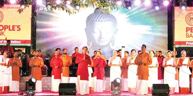 පොසොන් පෝයට අනුරාධපුරයේදී මහජන බැංකුවෙන් පිංකම් මාලාවක්…