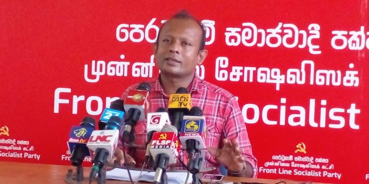 වෙළෙඳ ඇමැති බෑ කියනවා! ගෑස් සභාපති නෑ කියනවා! තෙල් ඇමැති සොරි කියනවා! අගමැති කියනවා අමාරුයි කියනවා! මේ හැත්ත බුරුත්තම එළවන්න ඕනේ! රුසියන් ගුවන් යානාවේ ප්‍රශ්නෙට නාමල් අත්අඩංගුවට ගන්න ඕනේ! (VIDEO)