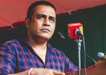 ජනාධිපති රැස්වීම් කැඳවනවා! රනිල් රැස්වීම් කැඳවනවා! කංචන රැස්වීම් කැඳවනවා! මොකා රැස්වීම් කැඳෙව්වත් මිනිස්සුන්ට තෙල් නෑ! දැන් ජනතාව බූවල්ල-කොස්ස-ඉදල අතට ගන්න ඕනෙ කාලෙ ඇවිත්! (VIDEO)