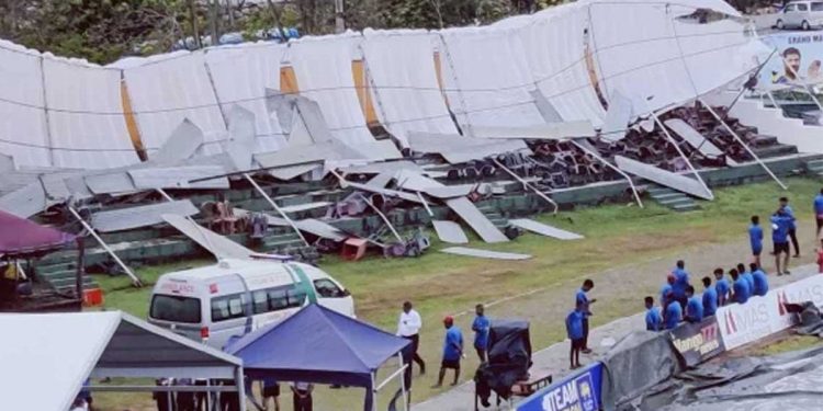 ගාල්ලට කුණාටුවක්! ක්‍රීඩාංගණයේ ග්‍රෑන්ඩ් ස්ටෑන්ඩ් එක බිමට කඩාවැටෙයි!