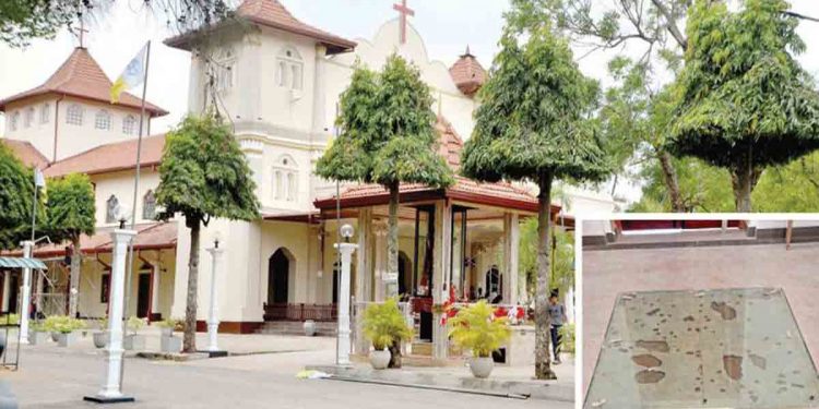 කලින් බොරැල්ලේ පල්ලියකින් හමුවුණා! අද කටුවපිටිය පල්ලිය ගාවිනුත් අත්බෝම්බයක් අහුවෙලා!