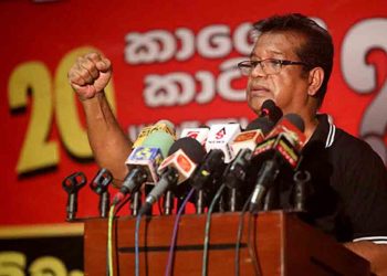 අරගලය අලුත් විදිහකින් එන විදිහ ලාල්කාන්ත පෙන්නයි! ගෙදර යන්නෙ නැති අයට ගෙදර යන්න වෙන විදිහත් අනාවැකියක් වගේ කියයි! (VIDEO)