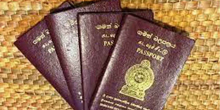 රට අතහැර යන ප්‍රමාණය වැඩිවෙයි! වෙනදා නිකුත් කළේ පාස්පෝට් 2000යි! ඔන්න අද ඉඳන් 3500ක් නිකුත් කරනවා!