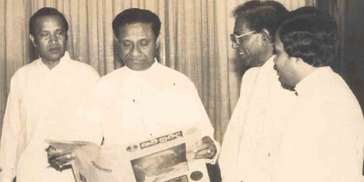 ප්රේමදාස ඉපදුණේ අදයි! හිටියා නම් 98යි! (VIDEO)