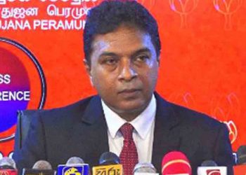 කිසිම බලයක් නැති එජාපයට යන්න අපේ මන්ත්‍රීවරුන්ට ඔළුවේ අමාරුවක් නෑ! පොහොට්ටු මහලේකම් එජාප මහලේකම් කියපු කතාවකට උත්තර බඳී!
