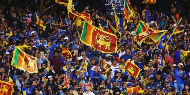 කපුටු කාක් කාක් කියන්න බෑ! ‌ගෝඨා ගෝ හෝම් බෝඩ් උස්සන්න බෑ! පපරේ එකෙන් නෝන්ඩි වෙන දේවල් ගහන්න බෑ! ඛෙත්තාරාමේ ආරක්ෂක නිලධාරියාට බෙන්තර අත්තනායක ගුරුන්නාන්සේගෙන් ආපු කෝල් එක! පුලුවන්නම් හිනා නොවී අහන්න! (AUDIO)