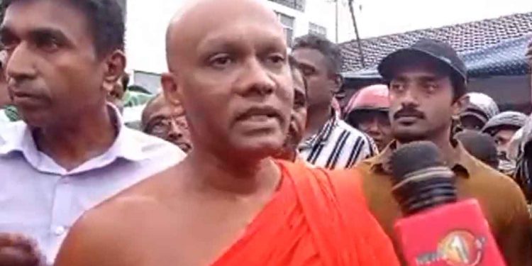 තංගල්ලේ කලබල කළ බව කී වකමුල්ලේ උදිත හිමි හා වෑකඳවල රාහුල හිමි ඇතුළු සියලු දෙනාට ඇප ලැබෙයි! වීරකැටියට අද මහා සෙනගක්! (VIDEO)