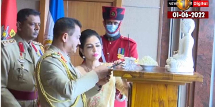 අලුත් හමුදාපතිවරයා වැඩ පටන් ගනී! (VIDEO)