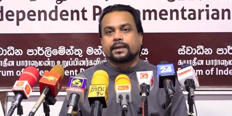 විමල් ප්‍රසිද්ධියේම උසාවි තීන්දුවට පහර පිට පහර ගහයි! තීන්දු දෙන්න ඕනෙ ක්‍රමය එකින් එක කියල දෙයි! මොනර කොළවලට රට විනාශ කරන්න එපා කියයි! (VIDEO)