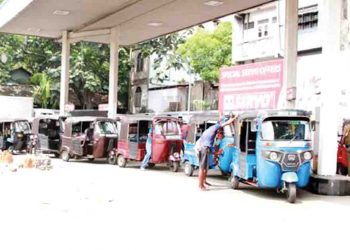 අපිට ගණන් පෙන්නන, තෙල් ගණන් හදන්නෙ මෙහෙමයි…